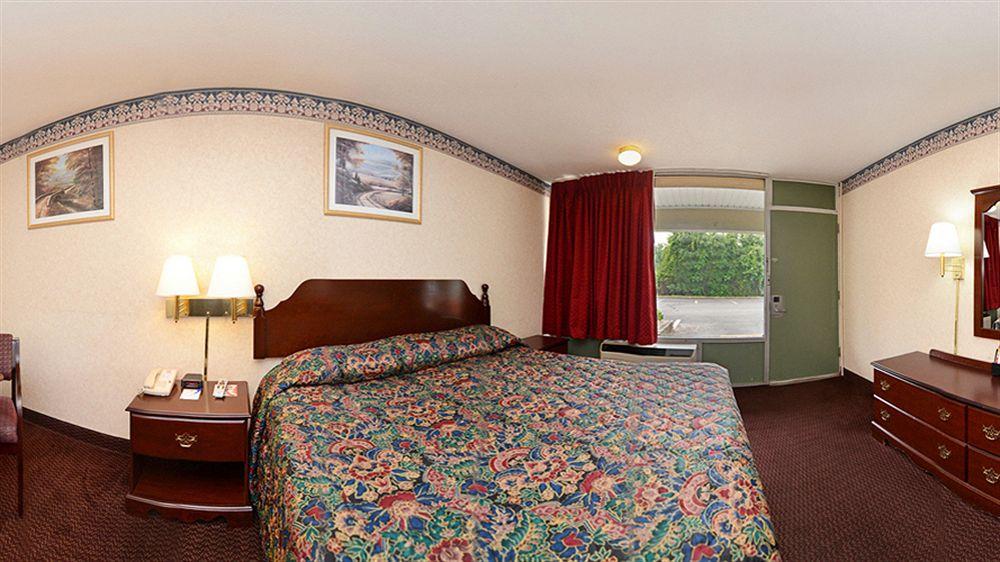 Red Carpet Inn & Suites Carneys Point/Wilmington Eksteriør billede