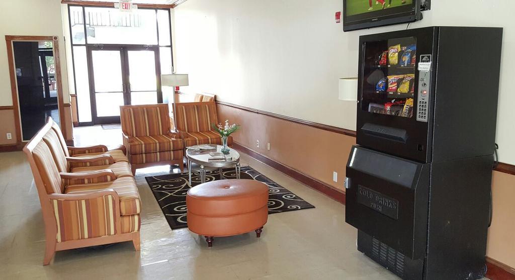 Red Carpet Inn & Suites Carneys Point/Wilmington Eksteriør billede