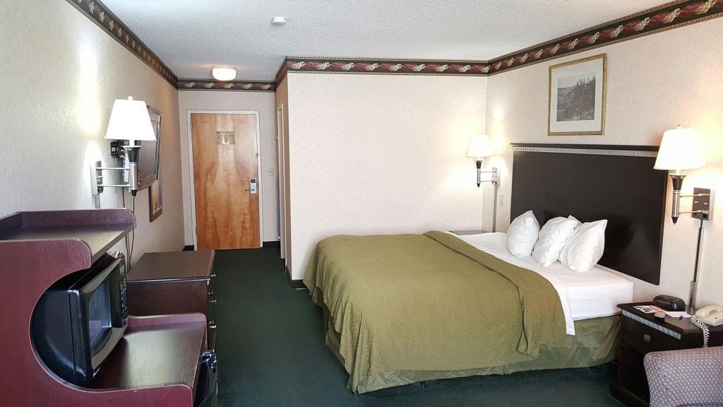 Red Carpet Inn & Suites Carneys Point/Wilmington Eksteriør billede
