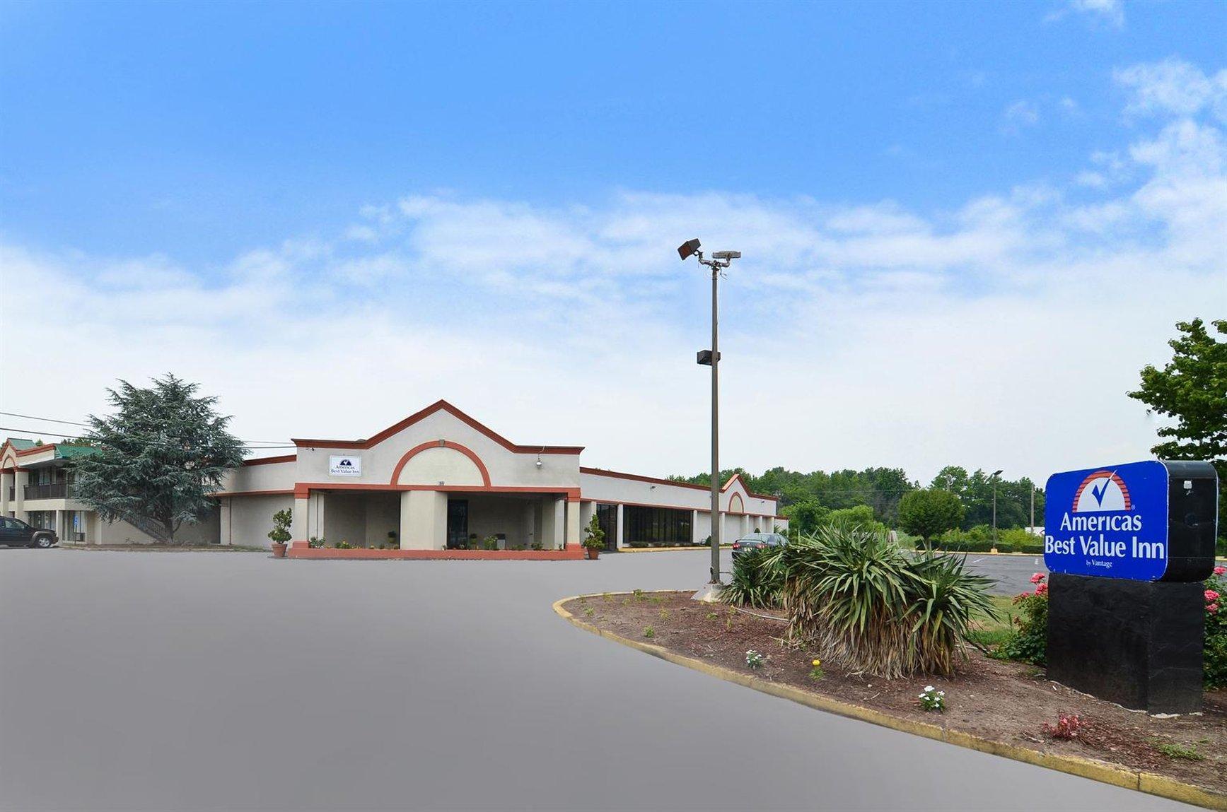 Red Carpet Inn & Suites Carneys Point/Wilmington Eksteriør billede