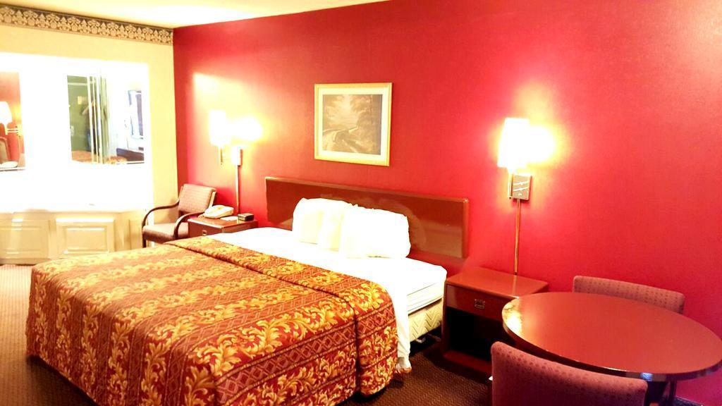 Red Carpet Inn & Suites Carneys Point/Wilmington Eksteriør billede