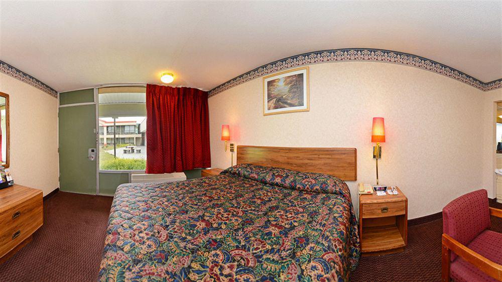 Red Carpet Inn & Suites Carneys Point/Wilmington Eksteriør billede